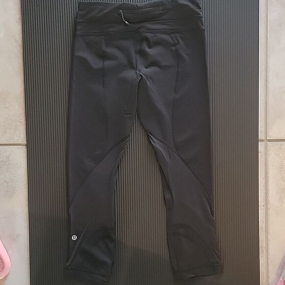 Lululemon cropped leggings  - Picture 3 of 4